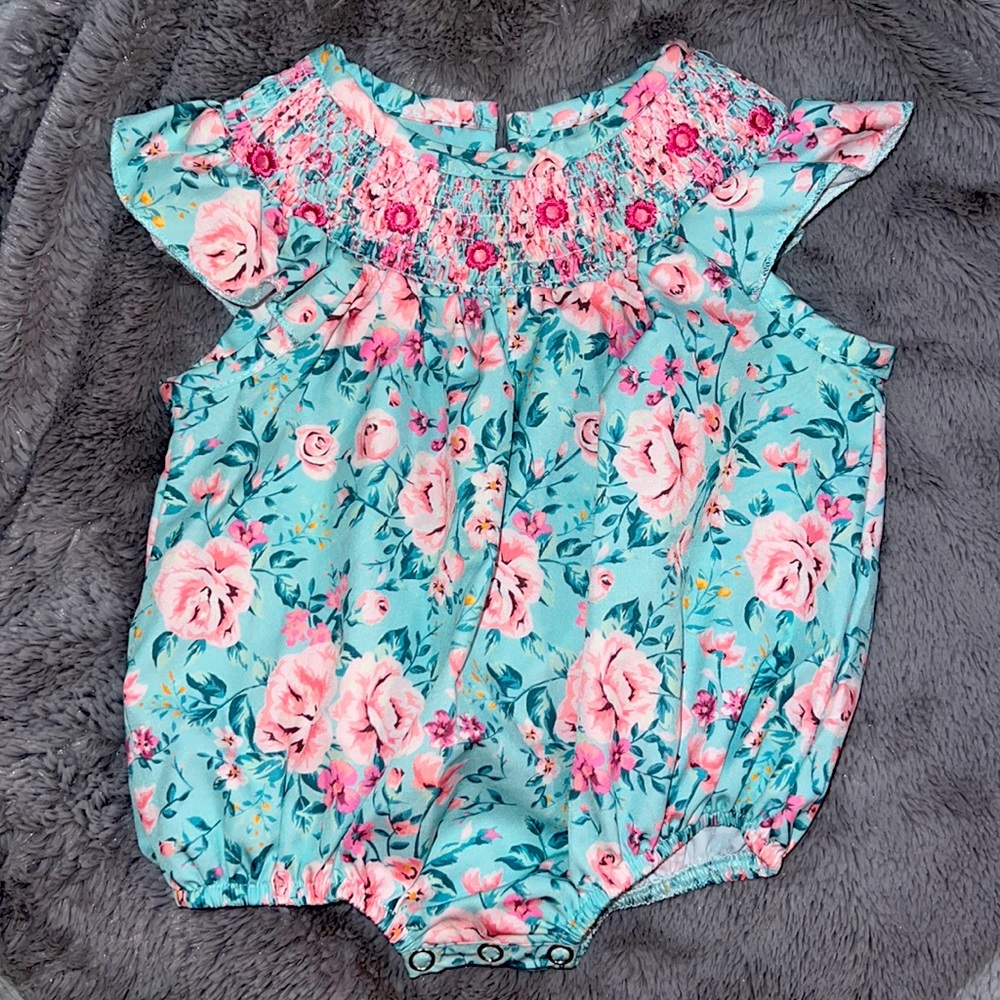Dash of Glitter Floral Romper. Size 0-3 months